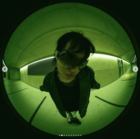 Cool Photo Angles, Dynamic Fisheye Poses, Art Reference Photos Fisheye, Fisheye Photography Aesthetic, Fisheye Perspective, Fish Lens Aesthetic, 90s Fisheye Photography, Fish Eye Poses, Strange Perspective Photography