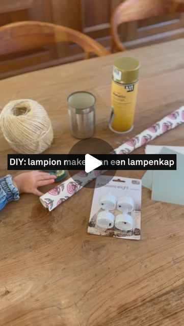 @karwei on Instagram: "In deze DIY laten we je zien hoe je met een simpele lampenkap een prachtige lampion kunt maken voor in de tuin of voor Sint Maarten. Bekijk hieronder het stappenplan: ⬇️

DIY stappenplan:
• Knip de vlaggetjes (driehoekjes) uit papier naar keuze. Bijv cadeaupapier of restjes/staaltjes behang
• Maak met een boormachine verschillende gaten in het blik. Zorg ook voor vier gaatjes bovenaan de rand
• Spuit het blik met de spuitbus
• Maak met verf verschillende strepen op de lampion/lamp
• Span tussen de verfstrepen verschillende touwtjes van de boven naar de onderkant en knoop ze vast aan de ijzeren houders. Zorg dat je aan de onderkant wat touw overhoudt.
• Plak met een lijmpistool de vlaggetjes aan de touwtjes
• Rijg aan de onderkant de overgebleven stukjes touw door de