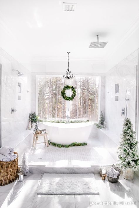 Simple Master Bathroom Christmas Decor for an extra special Christmas bubble bath! Bathroom Christmas Decor, Domestically Blissful, Bathroom Christmas, Christmas Bathroom Decor, Christmas Bathroom, White Bath, Christmas Room, Diy House Projects, Christmas Decor Ideas