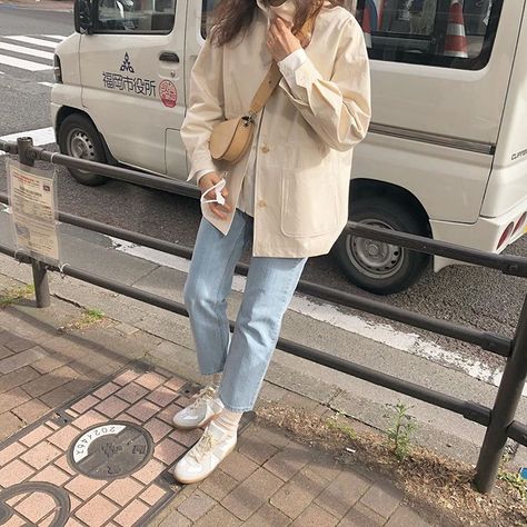 Beige Jean Jacket Outfit, Closet And Vanity, Dear Future Me, Converse Fits, Beige Jeans, Jean Jacket Outfits, Korean Fashion Outfits, Japan Outfit, Fashion Tumblr