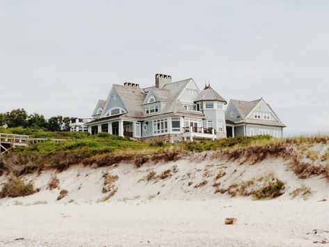 beach house Beach Mansion, Dream Beach Houses, Perfect House, Dream Beach, Slow Living, Beach Cottages, Coastal Style, House Inspo, Nantucket