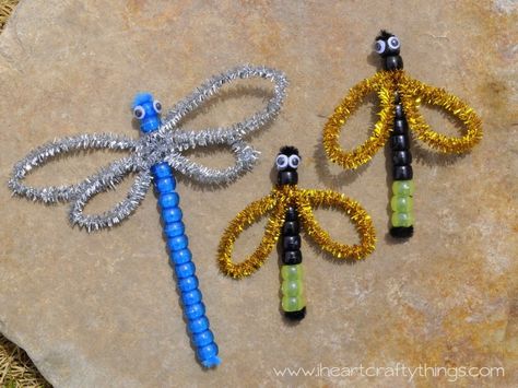 My kids love all the creepy crawly and flying insects that come out in summer. They get so excited when they spot a butterfly, ladybug, potato bug (which we like to call rollie-pollies), and especially Dragonflies. One night this fun idea hit me of how we could make our own Dragonfly and Lightning Bug (aka … Enchanted Forest Crafts, Spring Theme Crafts, Farm Themed Crafts, Owl Crafts For Kids, Dog Crafts For Kids, Bug Activity, Forest Display, Bugs Craft, Math Scavenger Hunt