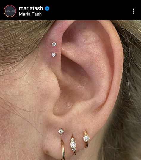 Anti Helix Piercing, Minimalist Ear Piercings, Constellation Piercings, Piercings Ear, Forward Helix Piercing, Cool Ear Piercings, Pretty Ear Piercings, Maria Tash, Cool Piercings