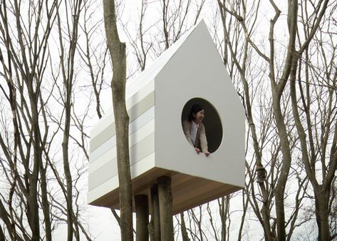 AMAZING! You can climb up and peep into the bird boxes // YF  Bird-apartment treehouse by Nendo - Dezeen Modern Birdhouses, Nendo Design, Japanese Forest, Collective Housing, Big Doors, Design Japonais, Cool Tree Houses, Tree House Designs, Birdhouse