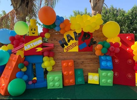 Magnatiles Birthday Party, Lego Theme Decor, Lego Birthday Party Backdrop, Lego Backdrop Ideas, Lego Party Backdrop, Lego Backdrop, Lego Kids Room, Lego Classroom Theme, Lego Balloons