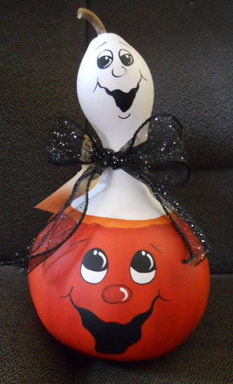 Items similar to Hand Painted Halloween Gourd - Ghost and Jack-O-Lantern on Etsy Halloween Pumpkin Faces, Hand Painted Halloween, Halloween Gourds, Gourd Ideas, Gourds Birdhouse, Decorative Gourds, Hand Painted Gourds, Adornos Halloween, About Halloween