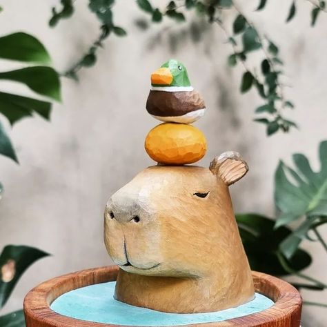 Wood Projects Cute, Capybara Sculpture, Capybara Craft, Capybara Ceramic, Capybara Bath, Capybara Orange, Wood Carving Projects, Alphabet Project, Bucket Crafts