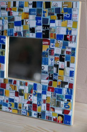 Credit Card Crafts, Upcycle Junk, Credit Card Pictures, Upcycle Plastic, Foto Transfer, Mosaic Frame, Old Cards, Credit Card Art, Rustic Crafts