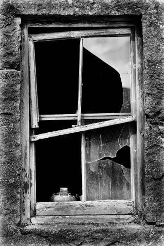 32 Creepy | Abandoned | Broken Windows and Doors - Our World Stuff Favelas Brazil, Broken Windows, Window Photography, Desain Editorial, Broken Window, Portrait Photos, Old Windows, Broken Glass, Old Door