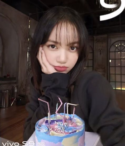 Lisa Cake, Blackpink Cake, Cute Happy Birthday Images, Happy Birthday Lisa, Lisa Lisa, Cute Happy Birthday, You're So Pretty, Happy Black, Consistency Is Key