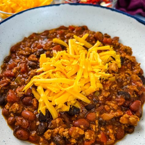 Chili Recipe With Ground Chicken, Recipe With Ground Chicken, Ground Chicken Chili Recipe, Ground Chicken Chili, Healthy Chili Recipe, Homemade Chili Seasoning, Chili Recipe Healthy, Healthy Chili, Ground Chicken Recipes