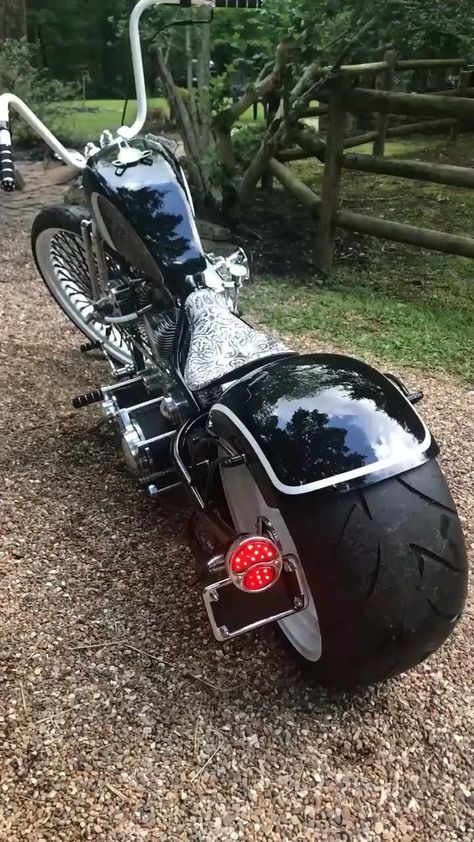 Harley Davidson Motorcycles Dyna, Moto Chopper, Custom Motorcycle Paint Jobs, Custom Motorcycles Bobber, Custom Motorcycles Harley, Motorcycle Paint Jobs, Мотоциклы Cafe Racers, Custom Street Bikes, Harley Bobber