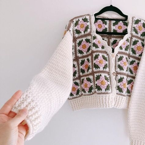 Crochet Sweater Design, Gilet Crochet, Crochet Jumper, Vest Outfit, Mode Crochet, Pola Sulam, Crochet Fashion Patterns, Crochet Jacket, Crochet Cardigan Pattern