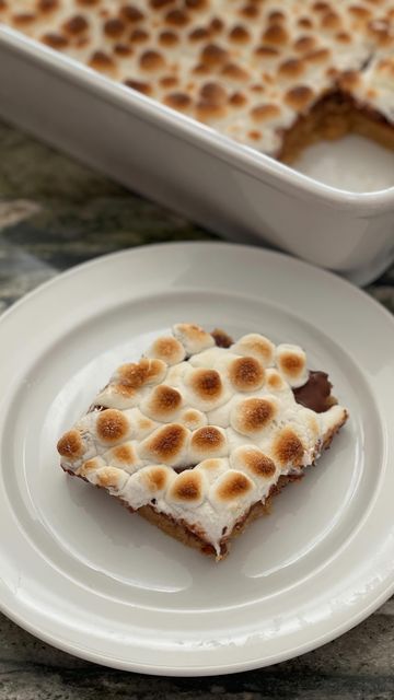 RoseAustinCooks on Instagram: "These S’mores bars were everything!!! Nothing extra or fancy, just all the good stuff. #smoresbar #smores #bettycrocker #chocolate #marshmello #dessert #easydessert #sweettooth" Welcome To My Kitchen, S'mores Bar, My Recipes, Betty Crocker, My Kitchen, Easy Desserts, Sweet Tooth, Waffles, The Good