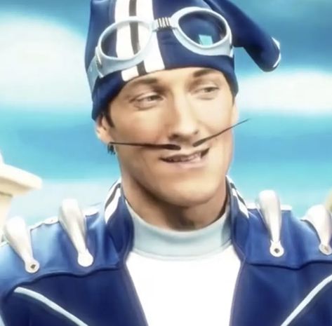 Hear Me Out Weird, Sporticus Lazy Town, Weird Pfp, Lazy Town Sportacus, Magnus Scheving, Lazy Town, Pretty People, Anatomy, Metallica