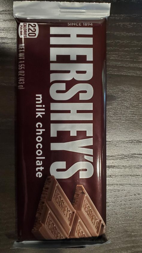 Hersheys Chocolate Bar Aesthetic, Hershey Aesthetic, Hersheys Bar, Kawaii Snacks, Chocolate Hershey, Hershey Chocolate Bar, Beacon Hills, Hershey Bar, Chocolate Wrappers