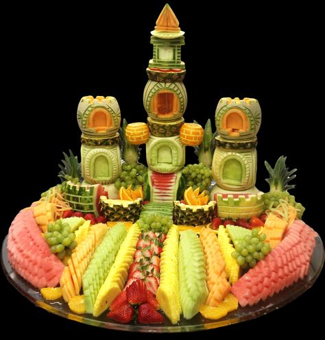 Fruit Sculptures Art, Broccoli Art, Fruit Tables, Buah Dan Sayur, Edible Fruit Arrangements, Fruit Buffet, Food Garnish, Fruit Sculptures, Fruit Creations