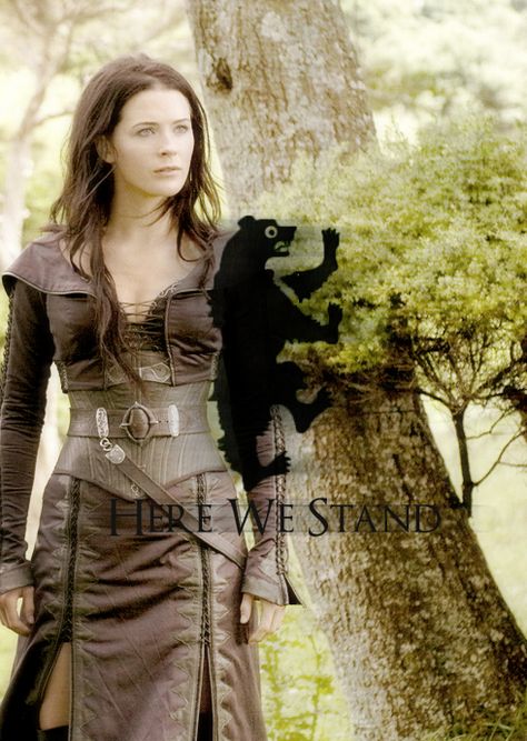 ladybriennes:ASOIAF Fancast → Bridget Regan as Dacey Mormont “I would sooner… Viking Halloween Costume, Vikings Halloween, Barbarian Woman, Viking Cosplay, Bridget Regan, Fair Outfits, Viking Costume, Fest Outfits, Hallowen Costume