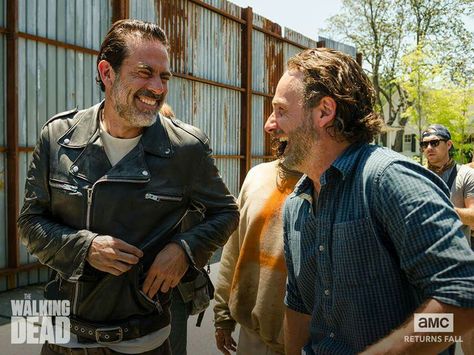 Rick and Negan Negan Twd, Walking Dead Memes, Walking Dead Cast, The Walking Dead Tv, Jeffrey Dean, Fear The Walking, Carl Grimes, Jeffrey Dean Morgan, Andrew Lincoln