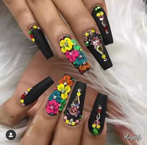 Mexican Quince Nails, Black Mexican Nails, Mariachi Nails, Mexican Acrylic Nails Design, Mexican Nails Designs Mexico, Charro Nails, Mexican Themed Nails Acrylic, Mexican Nails Designs, Septiembre Nails