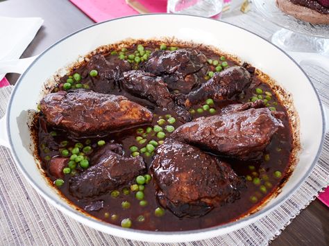 Spicy Chocolate Chicken recipe from Giada De Laurentiis via Food Network Chocolate Chicken, Giada De Laurentiis Recipes, Giada Recipes, Spicy Chocolate, Food Network Canada, Giada De Laurentiis, Winner Winner Chicken Dinner, Chicken Stew, Main Courses