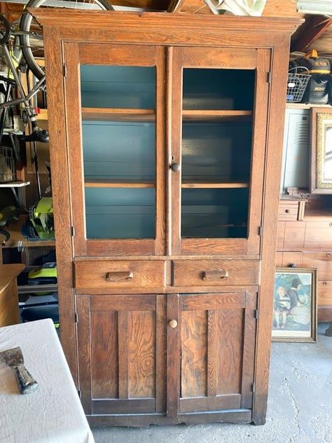 Antique Hutch In Kitchen, Painting Hutch Ideas, Antique Hutch Makeover, Painted Hutch Ideas, Kitchen Hutch Makeover, Hutch In Kitchen, Vintage Hutch Makeover, Diy Hutch Makeover, Refurbished Hutch