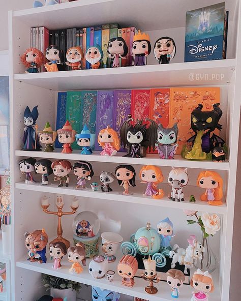 Disney Funko Pop Collection, Displaying Funko Pops, Funko Collection Display, Collectors Bedroom, Funky Pop Display Ideas, Disney Collection Display, Funko Pop Aesthetic, Collection Display Ideas, Funko Display Ideas