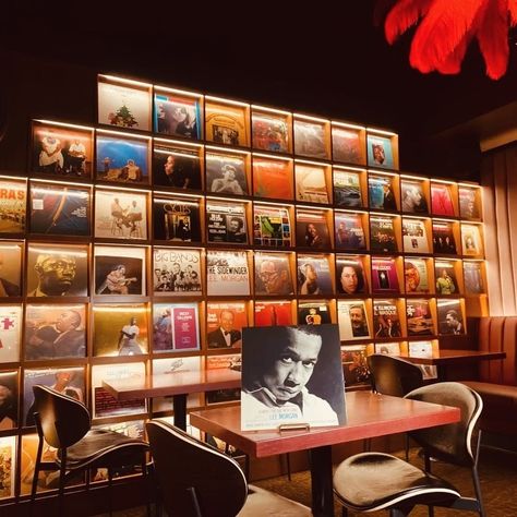 Lola’s Hi/Lo Lounge (@lolasmadison) • Instagram photos and videos Jazz Interior Design, Record Store Cafe, Club Lounge Interior Design, Speakeasy Lounge, Listening Lounge, Hifi Bar, Vinyl Bar, Music Lounge, Dj Room