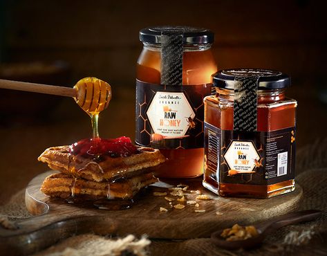 Honey Photography Ideas, Honey Product Photography, Honey Shoot, Honey Photoshoot, Food Product Photography, Honey Logo, Honey Photography, Food Photography Tutorial, Dark Food Photography