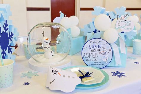 It’s Snow Much Fun to be one!  | CatchMyParty.com Olaf Centerpiece, Frozen Centerpiece Ideas, Frozen Birthday Centerpieces, Frozen Party Centerpieces, Hot Chocolate Party Favors, Frozen Centerpieces, Olaf Birthday Party, Frozen Birthday Party Ideas, Hot Chocolate Party