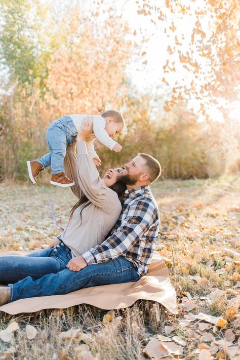 Potter Family | Dreamy Fall Pictures - danasophiaphotography.com Family Christmas Picture Outfits, Christmas Pictures With Baby, Family Christmas Pictures Outdoor, Christmas Picture Outfits, Outdoor Family Photos Fall, 2024 Photoshoot, Fall Photoshoot Family, Potter Family, First Family Photos