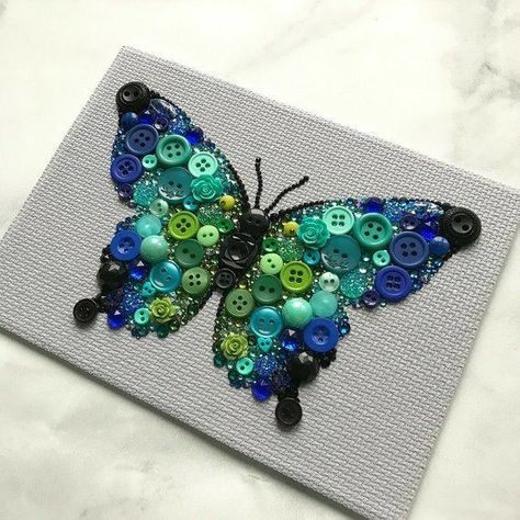 Button Tree Art, Button Art On Canvas, Vintage Buttons Crafts, Button Butterfly, Button Art Projects, Anjing Pug, Butterfly Home Decor, Buttons Crafts Diy, Old Jewelry Crafts