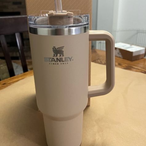 EUC Stanley Adventure Quencher Travel Tumbler 40oz Straw Cup Mug - Driftwood New Light Brown Stanley Cup, Stanley Cup Brown, Brown Stanley Cup, Brown Stanley, Kitchenware Ideas, Kuromi Room, Stanley Adventure Quencher, Stanley Mug, Clean Drink