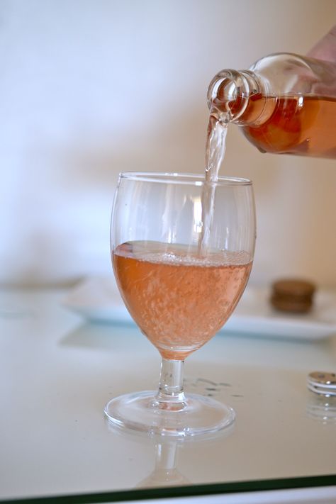 Ice Tropez Ice Tropez, Rose Wine, Red Roses, Alcoholic Drinks, Wine, Drinks, Glass