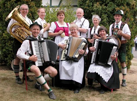 Luke J. Folk culture is the traditional culture of a land that does not spread with modern influences and is passed down through generations. This is a picture of a group of German-Americans coming together to celebrate their heritage with traditional Germanic music unchanged by modern music. Oktoberfest Germany, Houses In Germany, Polka Music, German Cooking, Beautiful Germany, German Folk, German Heritage, Oktoberfest Party, Music Images