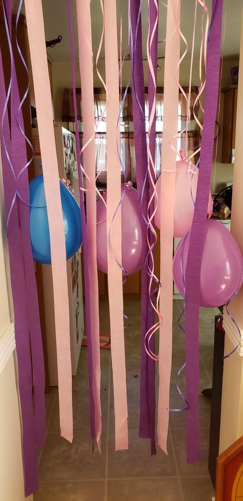 Streamer Decorations Doorway, Streamer Doorway, Doorway Streamers, Balloon Doorway, Rainforest Birthday, Streamer Ideas, Beach Theme Birthday, Birthday Streamers, Streamer Decorations