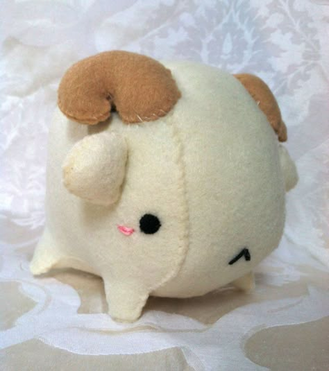 Goat Plush, Cute Sewing Projects, Plushie Patterns, Sewing Stuffed Animals, Diy Things, Sun Rise, Mountain Goat, Kawaii Plushies, Plush Pattern