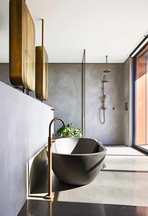 Polished Concrete Bathroom, Concrete Bathtub, Concrete Bath, Casa Cook, Ultra Modern Homes, Concrete Interiors, Concrete Bathroom, Concrete Home, Main Bathroom