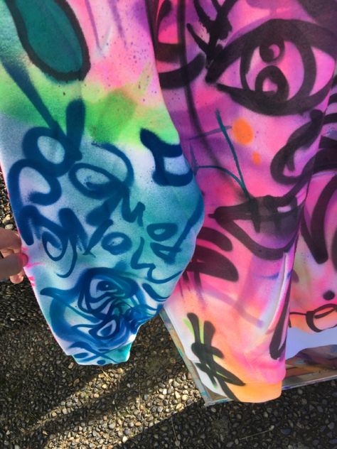 Spray Painted Hoodie, Spray Paint Hoodie, Painted Hoodie, Money Power Respect, Graffiti Streetwear, Painting Hoodie, Sweat Sets, White Spray Paint, Tear Drops