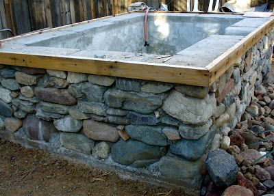 Alt. Build Blog: Concrete And Stone Hot Spring Pools Inground Hot Tub, Hot Tub Designs, Outdoor Hot Tub, Diy Hot Tub, Outdoor Bathtub, Tub Enclosures, Tub Cover, Outdoor Tub, Hot Tub Cover