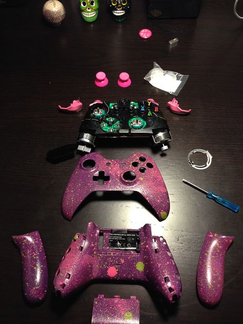 Decided to disassemble my Xbox One controller and paint/mod it. Painted Xbox Controller, Xbox Controller Painting Ideas, Controller Painting, Xbox Art, Custom Xbox One Controller, Control Xbox, Custom Controller, Clay Kawaii, Custom Xbox