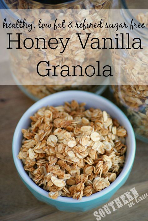 Put down the shop bought granola and try making your own Healthy Homemade Granola! This Low Fat Honey Vanilla Granola Recipe is also gluten free and uses just five ingredients. It is super simple to make and yields a large amount for just $3! Vanilla Granola Recipe, Healthy Homemade Granola, Vanilla Granola, Homemade Granola Healthy, Honey Granola, Granola Breakfast, Granola Recipe, S'mores, Granola Recipes