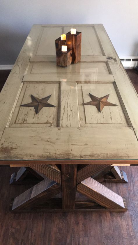 Old Door Table Diy, Table Made From Old Door, Old Door Tables, Door Tables, Door Dining Table, Diy Door Knobs, Teacher Door Decorations, Diy French Country Decor, French Country Decorating Living Room