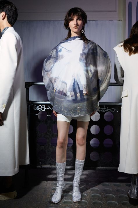 MM6 Maison Margiela Resort 2023 Fashion Show | Vogue Margiela 2023, Resort 2023, Resort Fashion, Womenswear Fashion, 2023 Collection, Print Trends, Vogue Runway, Mm6 Maison Margiela, Runway Collection