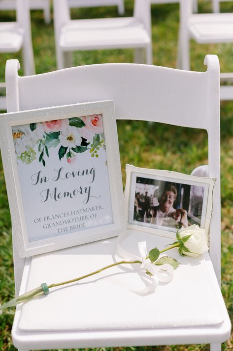 How To Reserve Seats At Wedding Ceremony, Wedding Honoring Those Who Passed, Cheap Wedding Ideas On A Budget, Wedding Setup Ideas, Wedding Recuerdos, Reserved Wedding Signs, Wedding Remembrance, Boda Ideas, Dream Wedding Decorations