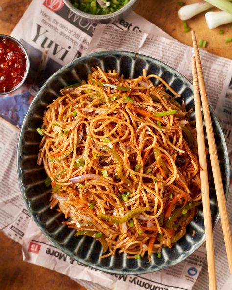 Noodles Video, Chowmein Noodles, Veg Chowmein, Food Lab, Noodles Recipe, Facebook Youtube, Pasta Noodles, Noodle Recipes, Spicy Recipes