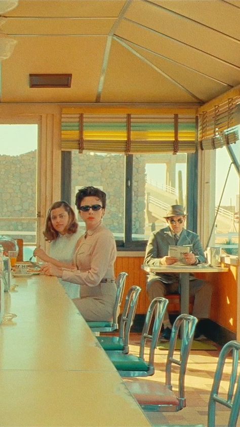 Wes Anderson Aesthetic, Asteroid City, Wes Anderson Movies, Wes Anderson Films, The Royal Tenenbaums, Image Film, I Love Cinema, Retro Film, Los Angles