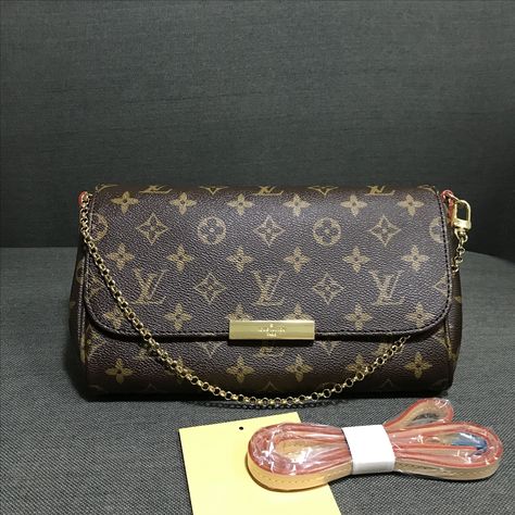 Louis Vuitton lv favorite MM pochette bag monogram leather Lv Favorite Mm, Lv Favorite, Favorite Mm, Leg And Glute Workout, Monogrammed Leather, Glutes Workout, Cute Bags, Louis Vuitton Handbags, Louis Vuitton Bag