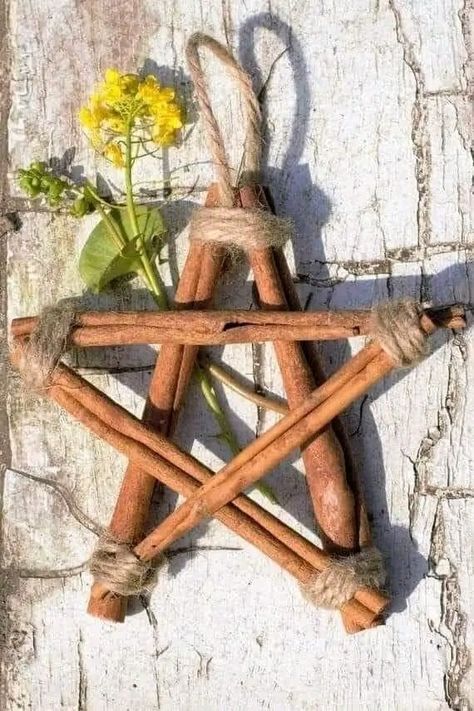 Altar Space, Wiccan Crafts, Pagan Crafts, Bad Intentions, Witch Diy, Witchy Crafts, Handmade Wall Hanging, Witch Decor, Beltane