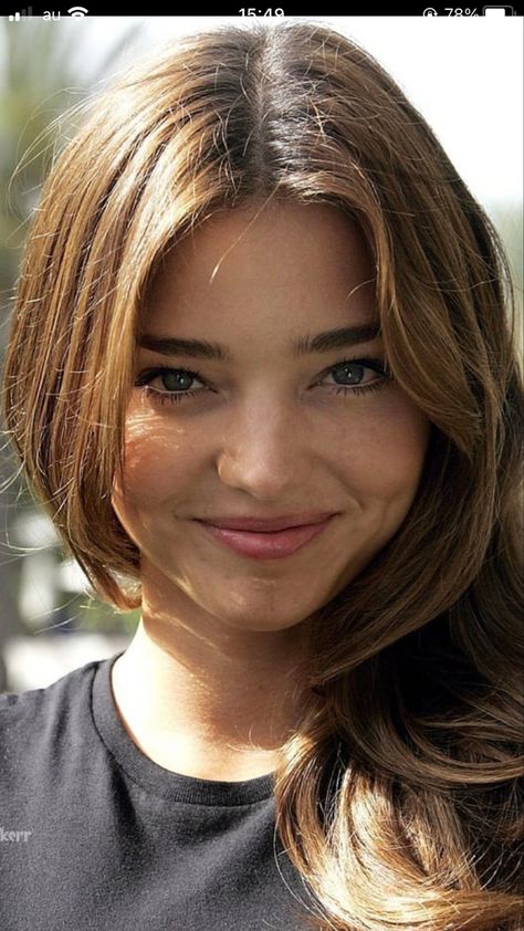 Miranda Kerr Smile, Miranda Kerr Side Profile, Miranda Kerr Face, Miranda Kerr Makeup, Miranda Kerr Hair, Why Not Me, Highlights Curly, Gacha Nox, Highlights Curly Hair